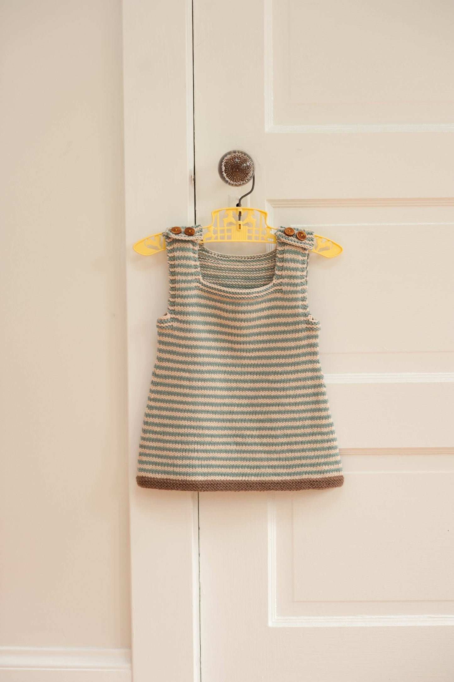 Spring Jumper & Hat Knitting Pattern: Pack of 3
